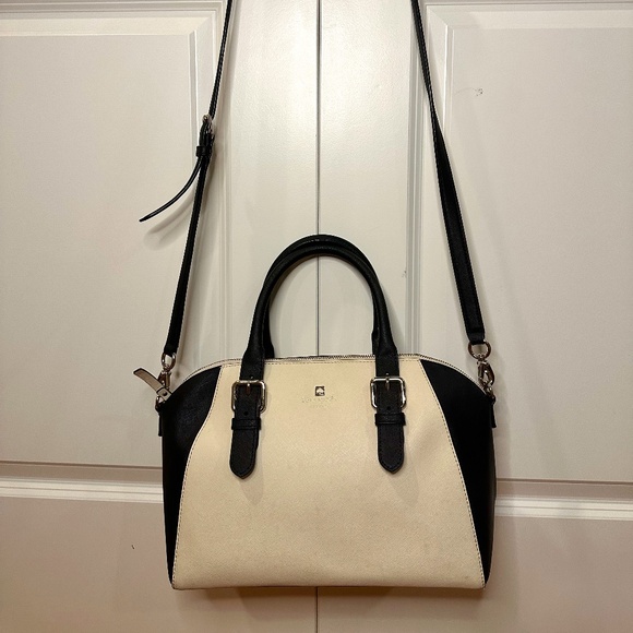 Medium sized Kate Spade purse - Picture 1 of 4